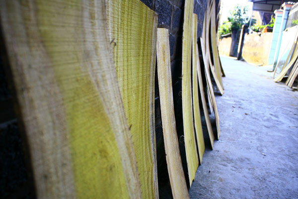 Là địa chỉ quen thuộc của dân chơi chim Hà Nội và nhiều tỉnh thành phía Bắc, làng Vác, Thanh Oai, Hà Nội nổi tiếng là ngôi làng chuyên “xây nhà” cho chim. Là địa chỉ quen thuộc của dân chơi chim Hà Nội và nhiều tỉnh thành phía Bắc, làng Vác, Thanh Oai, Hà Nội nổi tiếng là ngôi làng chuyên “xây nhà” cho chim.