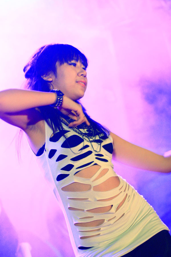 Mặc dù là học sinh nhưng các tiết mục được đầu tư khá chuyên nghiệp