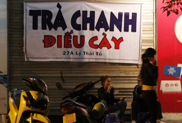 Trà chanh là phải có điếu cày mới ngon Trà chanh là phải có điếu cày mới ngon