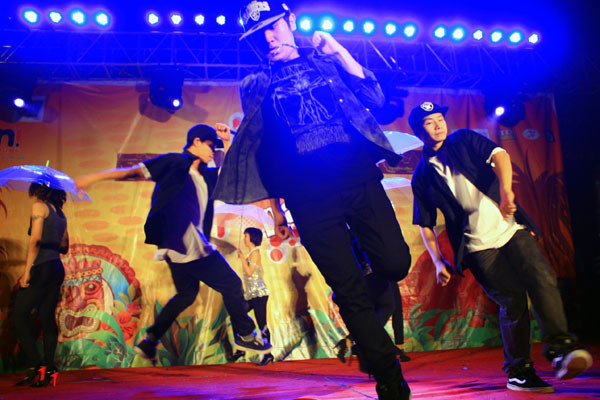 Không ai nghĩ đây chỉ là chương trình do các bạn học sinh dàn dựng