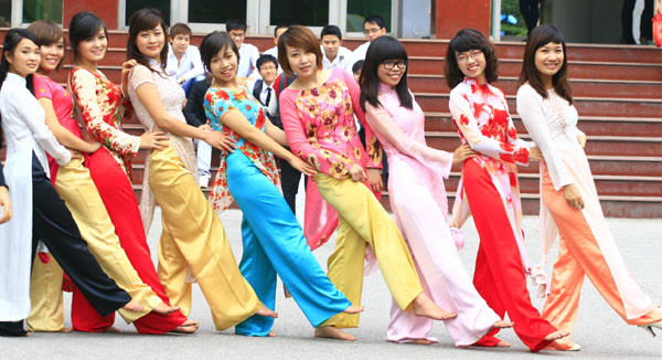 Sau rất nhiều năm nữa, những hình ảnh này sẽ là những kỷ niệm vô giá với các bạn nữ sinh báo chí Sau rất nhiều năm nữa, những hình ảnh này sẽ là những kỷ niệm vô giá với các bạn nữ sinh báo chí