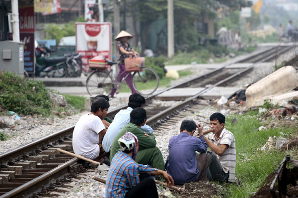 Những cảnh tưởng như thế này không hiếm ở tuyến đường sắt Bắc - Nam Những cảnh tưởng như thế này không hiếm ở tuyến đường sắt Bắc - Nam