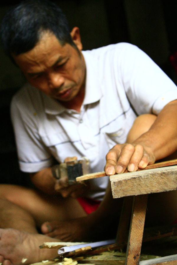 Mỗi nhà ở làng Vác lại làm một phần của chiếc lồng chim Mỗi nhà ở làng Vác lại làm một phần của chiếc lồng chim