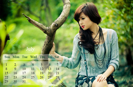 Hot girl Tâm Tít, cô gái Hà thành xinh đẹp này hiện đang hoạt động rất tích cực trong lĩnh vực điện ảnh, truyền hình và ca nhạc tại Thành phố Hồ Chí Minh. Thử sức với những ca khúc do mình tự sáng tác, Tâm Tít cũng đã ghi được những dấu ấn trên con đường ca hát. Tuy nhiên, những vai diễn ấn tượng trong phim truyền hình và vai trò MC của một kênh truyền hình nổi tiếng đã đưa Tâm Tít càng ngày càng gần hơn với g