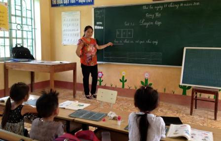 Một giờ học của các học sinh Trường phổ thông dân tộc bán trú Trung học cơ sở Công Trừng, huyện Hòa An, tỉnh Cao Bằng. Ảnh: baocaobang.vn Một giờ học của các học sinh Trường phổ thông dân tộc bán trú Trung học cơ sở Công Trừng, huyện Hòa An, tỉnh Cao Bằng. Ảnh: baocaobang.vn