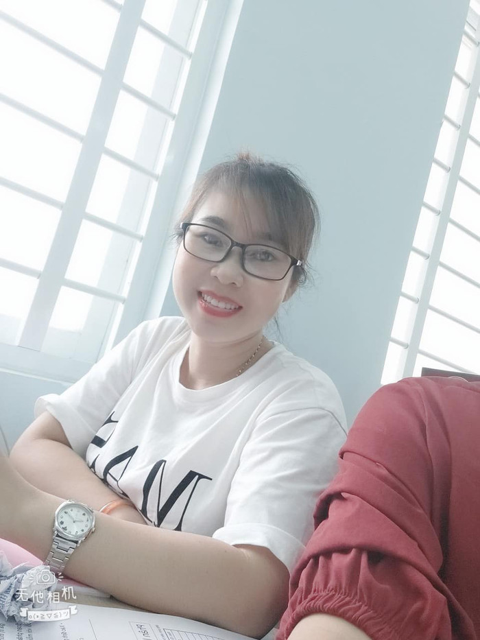 Cô giáo Lê Trang - Ảnh NVCC 428672125_2280378272167842_5431725910921612648_n.jpg