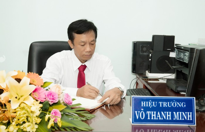 Thầy Võ Thanh Minh, Hiệu trưởng Trường Trung học phổ thông Xuyên Mộc - Ảnh NVCC xuyen-moc-1-794.jpg