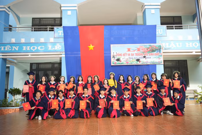 hoa sử.jpg