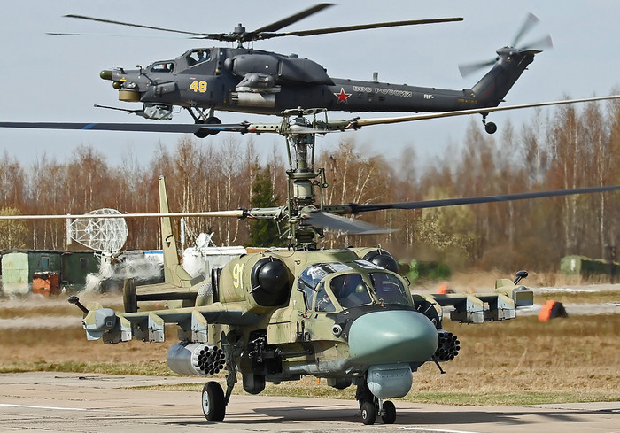 Ka-52 trang bị hai động cơ turbo Klimov TV3-117VK công suất 1.863 kW cho phép nó đạt tốc độ 270km/h, trần bay 5.500m và tầm hoạt động lên tới 545km.