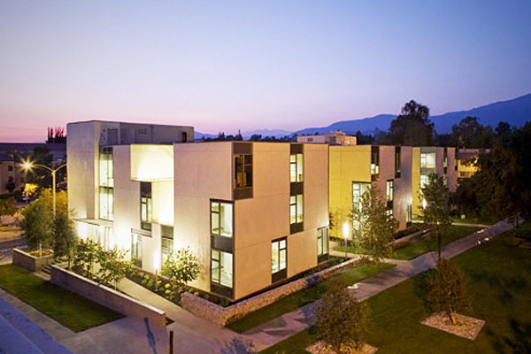 Cao đẳng Claremont McKenna. Tổng "thiệt hại" khi học ở trường: $ 52.995/ năm.