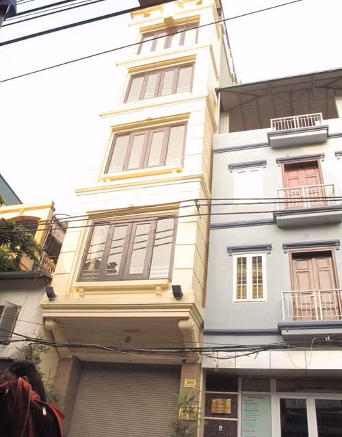 Ngôi nhà này được thuê với giá 125 triệu đồng/tháng, là nơi Trường tiểu học Thăng Long dự định dồn gần 500 học sinh vào học