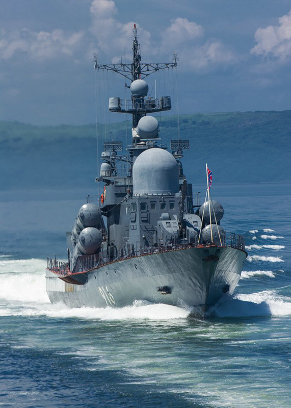 Tàu tên lửa cao tốc Molniya project 12411 (số hiệu 916).