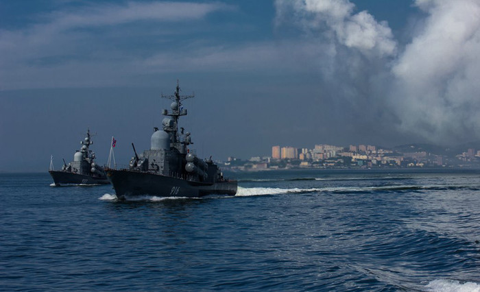 Hai tàu tên lửa cao tốc Molniya project 12411 của Lữ 165.