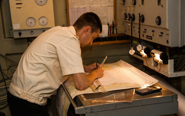 Hoạt động của các thủy thủ trên tàu tên lửa cao tốc Molniya.