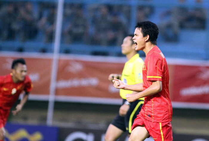 Đình Tùng với bàn thắng san bằng tỷ số đưa U23 Việt Nam trở lại đường ray