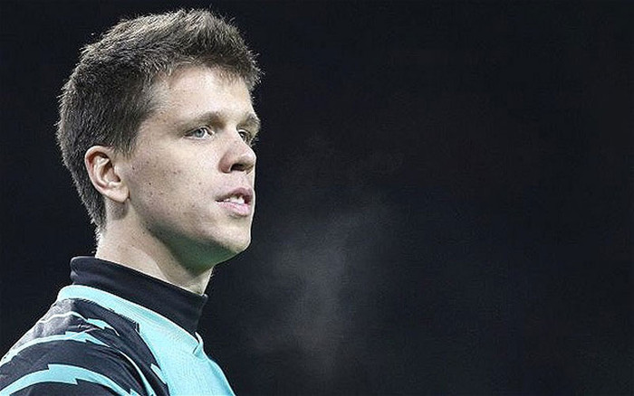 Vị trí thủ môn: Wojciech Szczesny – tán gái liên tục trên Twitter, công khai bỡn cợt một cô người mẫu trên trang mạng xã hội này