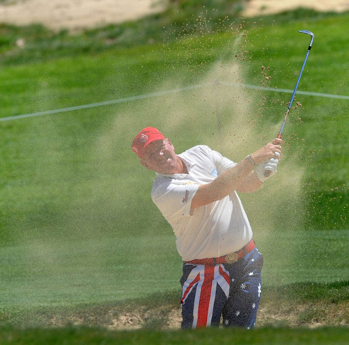 Tay golf John Daly thực hiện cú đánh ở lỗ thứ 12 tại Sydney, Australia Tay golf John Daly thực hiện cú đánh ở lỗ thứ 12 tại Sydney, Australia