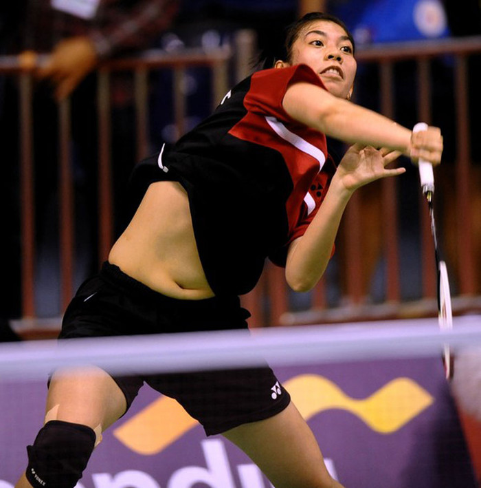 Adrianti Firdasan (Indonesia) đánh bại Lê Thu Huyền 3-0 ở tứ kết nội dung cầu lông nữ. Adrianti Firdasan (Indonesia) đánh bại Lê Thu Huyền 3-0 ở tứ kết nội dung cầu lông nữ.