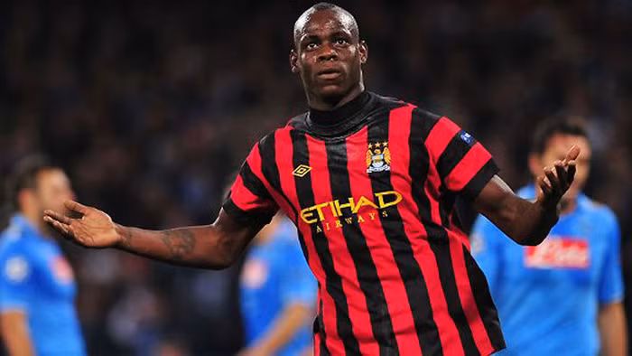 Balotelli gỡ hòa cho Man xanh Balotelli gỡ hòa cho Man xanh