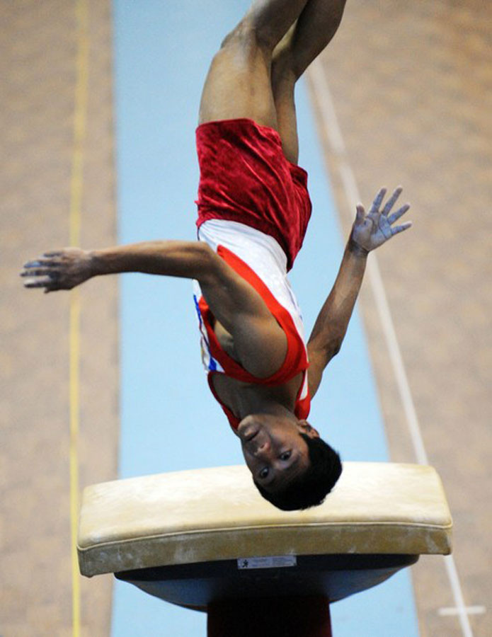 Thi Ha (Myanmar) biểu diễn ở bộ môn thể dục dụng cụ. Thi Ha (Myanmar) biểu diễn ở bộ môn thể dục dụng cụ.