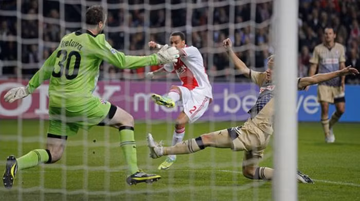 Trên đất Hà Lan, Dynamo Zagreb bị Ajax nã 4 phát pháo Trên đất Hà Lan, Dynamo Zagreb bị Ajax nã 4 phát pháo