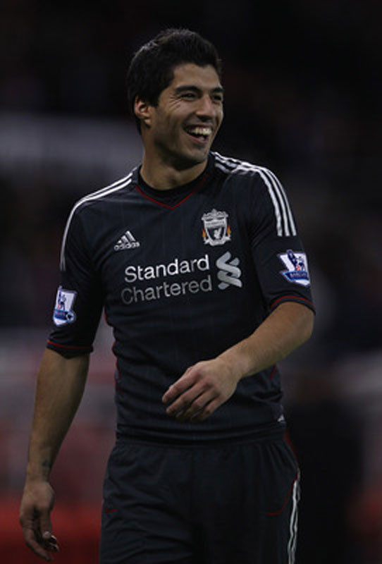 4. Luis Suarez: dùng tay chặn bàn thắng mười mươi của Ghana ở World Cup, ăn vạ trong trận Liverpool - West Brom tuần vừa rồi và gọi Patrice Evra là "thằng da đen" 4. Luis Suarez: dùng tay chặn bàn thắng mười mươi của Ghana ở World Cup, ăn vạ trong trận Liverpool - West Brom tuần vừa rồi và gọi Patrice Evra là "thằng da đen"