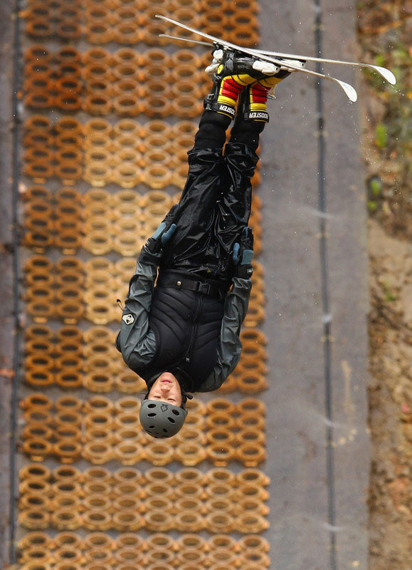 VĐV trượt tuyết tự do Lydia Lassila biểu diễn tại Melbourne, Australia VĐV trượt tuyết tự do Lydia Lassila biểu diễn tại Melbourne, Australia