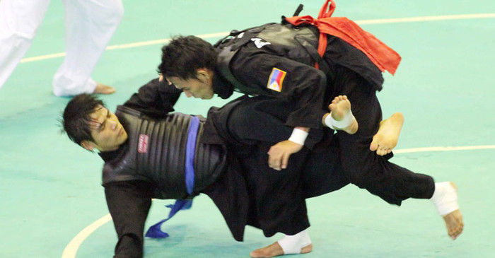 Trong khi đó, Võ Duy Phong (đai xanh) đánh bại đối thủ Phillippines.