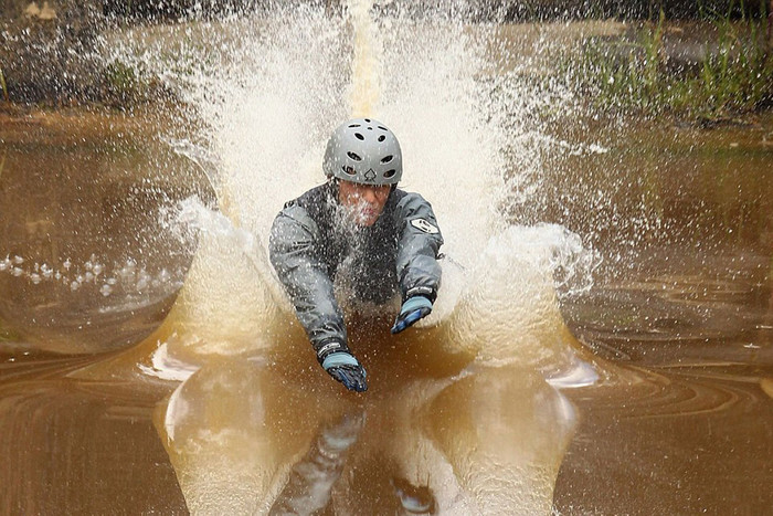 Kết quả của cú nhảy mà Lassila thực hiện là đáp xuống mặt nước Kết quả của cú nhảy mà Lassila thực hiện là đáp xuống mặt nước