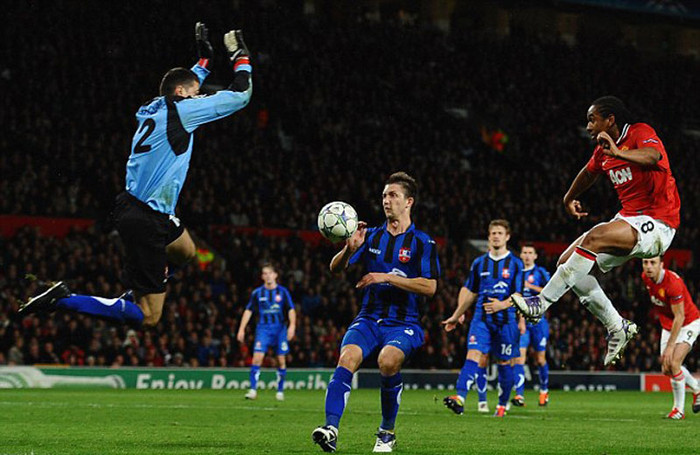 Tuy nhiên, lần lượt Anderson...