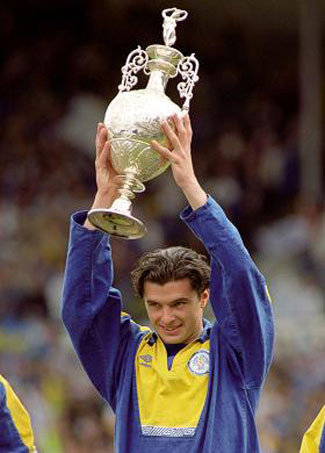 Speed giương cao chức vô địch Anh năm 1992 cùng Leeds United Speed giương cao chức vô địch Anh năm 1992 cùng Leeds United
