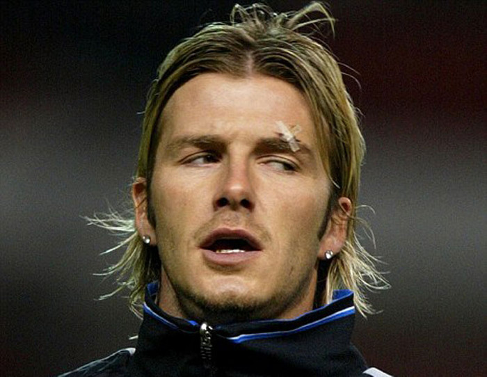 "Đó là một tai nạn kỳ quái. Nếu tôi có thử lại 100 hoặc 1 triệu lần nữa nó cũng sẽ không xảy ra. Mà nếu tôi là người bị ném trúng, tôi vẫn sẽ tiếp tục thi đấu" - Nói về vụ "giày bay" dẫn đến sự ra đi của David Beckham vào năm 2003