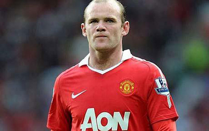 Trung phong: Wayne Rooney - mới 18 tuổi đã mò vào nhà thổ, trăng hoa với gái làng chơi trong lúc cô vợ Coleen đang sinh nở, dọa rời MU vào tháng 10/2010 hòng tống tiền Sir Alex Ferguson…