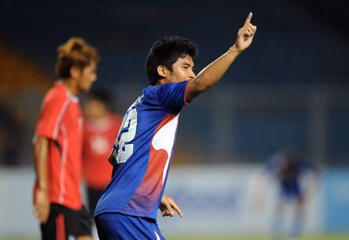 Thái Lan thắng đậm Campuchia 4-0 tại bảng A bộ môn bóng đá Nam