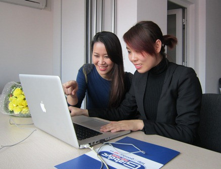 Dương Thùy Linh bất ngờ khi nhận được rất nhiều câu hỏi từ phía độc giả yêu mến mình.