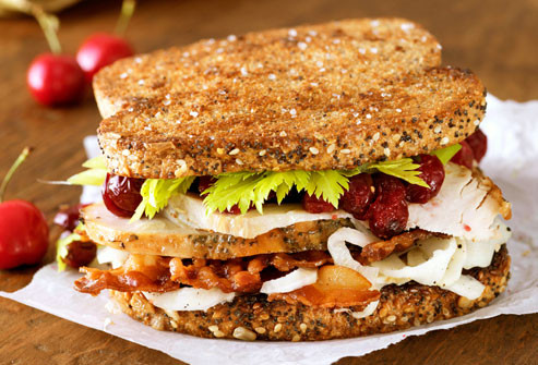 Sandwich Thổ Nhĩ Kỳ: Sandwich Thổ Nhĩ Kỳ (hay còn gọi là Doner Kebab) là một loại thực phẩm rất giàu protein nạc giúp tăng cường sự rắn chắc cho cơ bắp cũng như giúp bổ sung năng lượng cho cơ thể bạn để chống lại bệnh tật. Bạn có thể cho thêm sốt cranberry để tăng hương vị món ăn. Sandwich Thổ Nhĩ Kỳ: Sandwich Thổ Nhĩ Kỳ (hay còn gọi là Doner Kebab) là một loại thực phẩm rất giàu protein nạc giúp tăng cường sự rắn chắc cho cơ bắp cũng như giúp bổ sung năng lượng cho cơ thể bạn để chống lại bệnh tật. Bạn có thể cho thêm sốt cranberry để tăng hương vị món ăn.