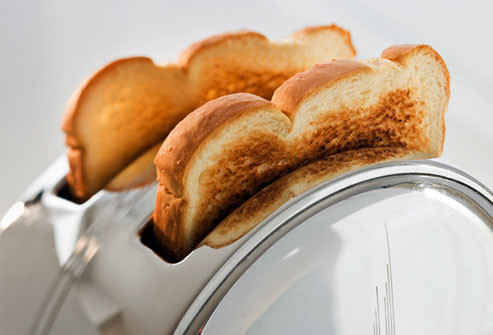 Bánh mỳ nướng: Bánh mỳ nướng có tác dụng rất tốt cho sức khỏe những người đang bị cảm cúm. Bạn có thể ăn bánh mỳ nướng với súp gà ăn liền nhằm giúp giảm đói khi dạ dày của bạn không thể ăn uống nhiều. Bánh mỳ nướng: Bánh mỳ nướng có tác dụng rất tốt cho sức khỏe những người đang bị cảm cúm. Bạn có thể ăn bánh mỳ nướng với súp gà ăn liền nhằm giúp giảm đói khi dạ dày của bạn không thể ăn uống nhiều.