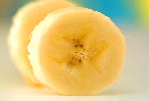 Chuối: Bạn có thể ăn chuối bằng cách thái lát, nghiền nát, hoặc ăn cả quả. Loại trái cây này rất tốt cho dạ dày nhất là sau khi bạn bị nôn mửa và tiêu chảy – những triệu chứng thường xảy ra với trẻ em mắc bệnh cảm cúm. Chuối, gạo, sốt táo, bánh mỳ nướng thường là những loại thực phẩm các bác sĩ khuyên người bệnh nên ăn trong thời gian đang hồi phục sau bệnh cúm. Chuối: Bạn có thể ăn chuối bằng cách thái lát, nghiền nát, hoặc ăn cả quả. Loại trái cây này rất tốt cho dạ dày nhất là sau khi bạn bị nôn mửa và tiêu chảy – những triệu chứng thường xảy ra với trẻ em mắc bệnh cảm cúm. Chuối, gạo, sốt táo, bánh mỳ nướng thường là những loại thực phẩm các bác sĩ khuyên người bệnh nên ăn trong thời gian đang hồi phục sau bệnh cúm.