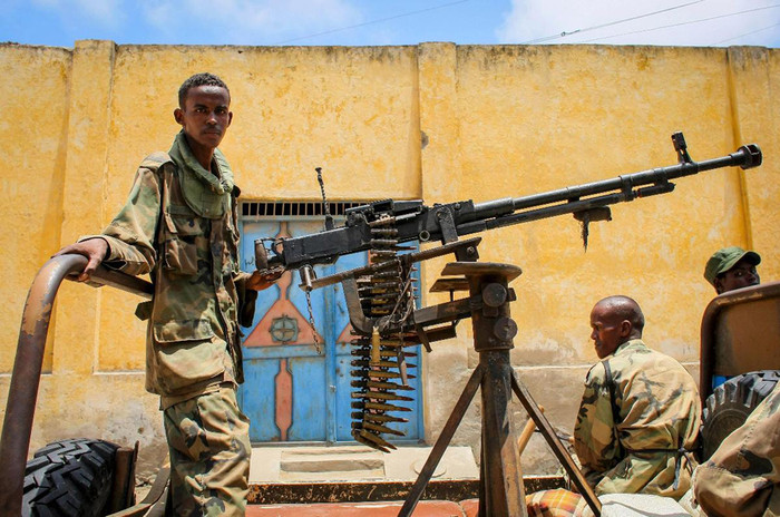Binh lính của quân đội chính phủ Somalia với sự trợ giúp của Phái bộ Liên minh châu Phi AMISOM đã tiến vào thành phố cảng Kismayo ở miền Nam Somali. Binh lính của quân đội chính phủ Somalia với sự trợ giúp của Phái bộ Liên minh châu Phi AMISOM đã tiến vào thành phố cảng Kismayo ở miền Nam Somali.