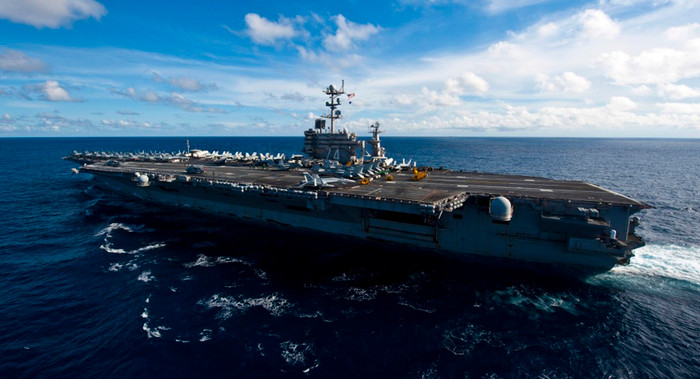 Tàu sân bay lớp Nimitz USS John C. Stennis (CVN 74) tại vùng biển Andaman sau khi hoàn thành cuộc diễn tập phản ứng nhanh va hỗ trợ nhân đạo cùng với tàu sân bay lớp Nimitz khác là USS George Washington (CVN 73) ở Thái Bình Dương. Tàu sân bay lớp Nimitz USS John C. Stennis (CVN 74) tại vùng biển Andaman sau khi hoàn thành cuộc diễn tập phản ứng nhanh va hỗ trợ nhân đạo cùng với tàu sân bay lớp Nimitz khác là USS George Washington (CVN 73) ở Thái Bình Dương.