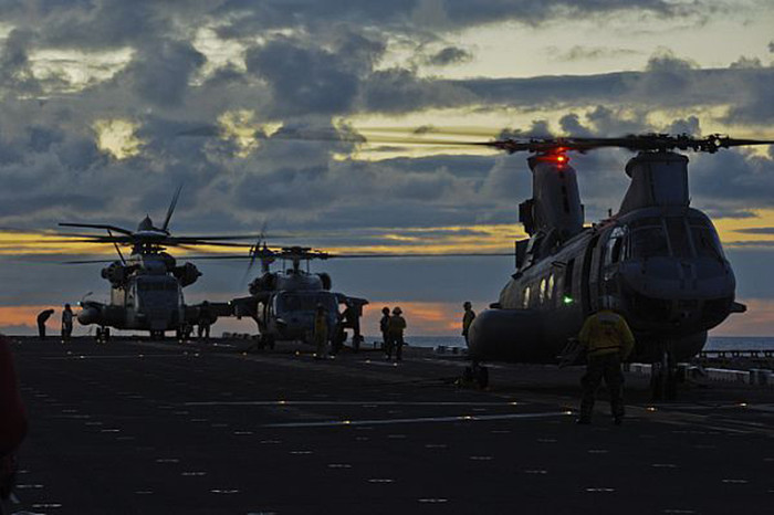 Tàu đổ bộ USS Bonhomme Richard (LHD 6) tại vùng biển Hoa Đông