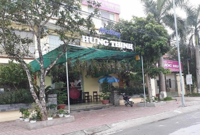 Nhà hàng, biệt thự xây trái phép trên diện tích đất trường học (ảnh LM) Nhà hàng, biệt thự xây trái phép trên diện tích đất trường học (ảnh LM)