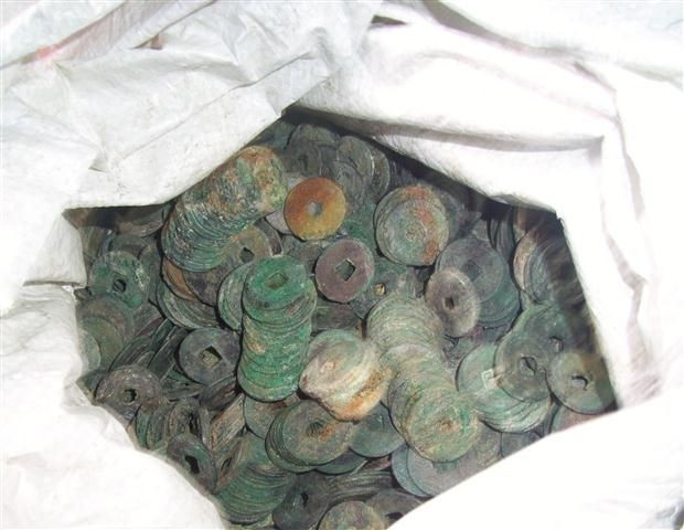 Tiền cổ người dân thu được Tiền cổ người dân thu được