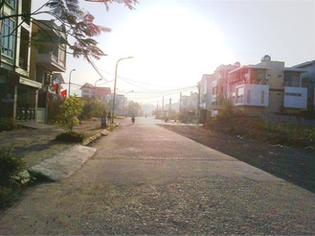 Khu T5 vốn tĩnh lặng bỗng trở lên xôn xao bởi vụ án giết người đốt xác người trong khu