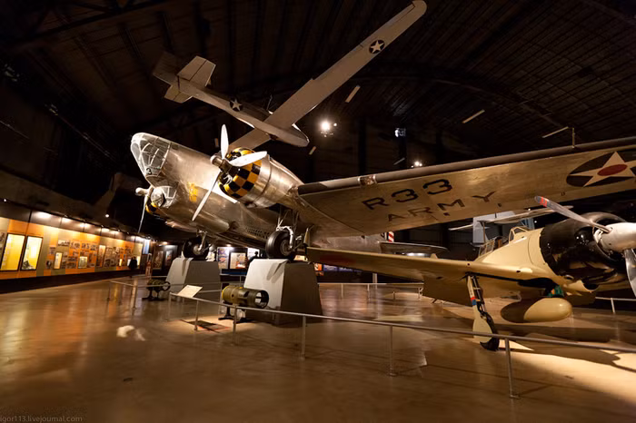 Douglas B-18 Bolo tại bảo tàng không quân Mỹ ở Dayton.