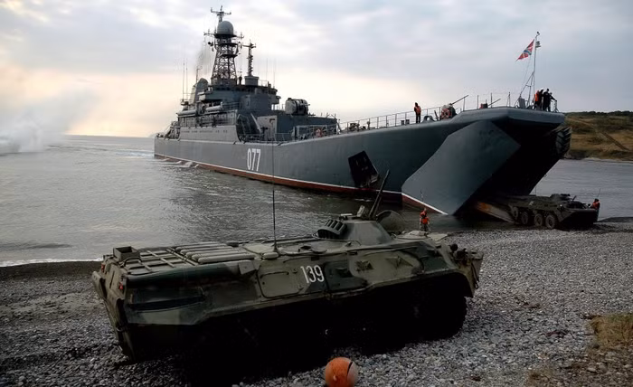 Quân đội tập trận đổ bộ qui mô lớn trên Vịnh Peter Đại Đế.