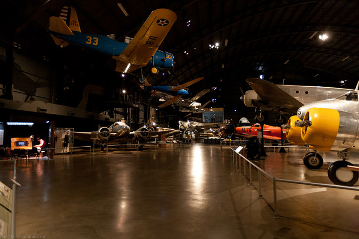 Phản lực cơ Beechcraft AT-10 tại bảo tàng không quân Mỹ ở Dayton. Phản lực cơ Beechcraft AT-10 tại bảo tàng không quân Mỹ ở Dayton.