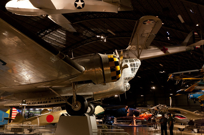 Cho đến năm 1940, đa số các phi đội ném bom của Không lực Lục quân Hoa Kỳ được trang bị B-18 hay B-18A. Nhiều chiếc máy bay thuộc Liên đội 5 và Liên đội 11 tại Hawaii đã bị tiêu diệt trong trận chiến Trân Châu Cảng. Cho đến năm 1940, đa số các phi đội ném bom của Không lực Lục quân Hoa Kỳ được trang bị B-18 hay B-18A. Nhiều chiếc máy bay thuộc Liên đội 5 và Liên đội 11 tại Hawaii đã bị tiêu diệt trong trận chiến Trân Châu Cảng.