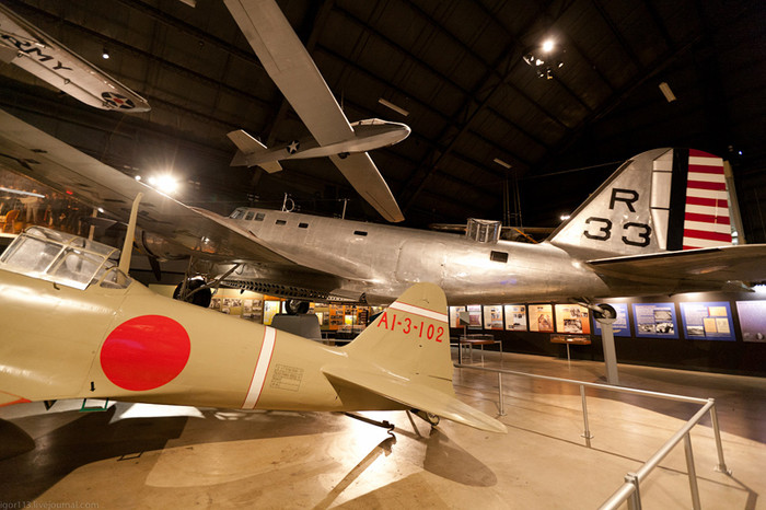 Bolo trang bị 3 súng máy M1919 Browning 7,62 mm va mang được 2.200 kg bom. Bolo trang bị 3 súng máy M1919 Browning 7,62 mm va mang được 2.200 kg bom.