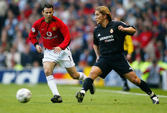 Cho dù các đội bóng lớn luôn có cơ hội gặp nhau ở vòng knock-out Champions League, trận đấu đêm nay mới là lần thứ 9 họ gặp nhau. 8 trận đấu trước đó đều diễn ra ở loạt knock-out của cúp C1, với 2 thắng cho Man Utd, 3 thắng cho Real Madrid và 3 hòa. 31 bàn thắng đã được ghi giữa 2 đội, và dưới đây là 5 trận đấu đáng nhớ nhất giữa hai người khổng lồ của bóng đá thế giới. Cho dù các đội bóng lớn luôn có cơ hội gặp nhau ở vòng knock-out Champions League, trận đấu đêm nay mới là lần thứ 9 họ gặp nhau. 8 trận đấu trước đó đều diễn ra ở loạt knock-out của cúp C1, với 2 thắng cho Man Utd, 3 thắng cho Real Madrid và 3 hòa. 31 bàn thắng đã được ghi giữa 2 đội, và dưới đây là 5 trận đấu đáng nhớ nhất giữa hai người khổng lồ của bóng đá thế giới.